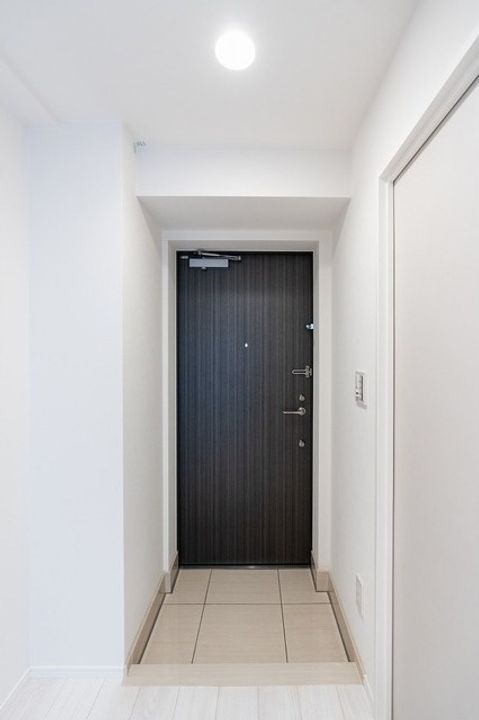 東京都新宿区中落合2(マンション)の賃貸物件の玄関