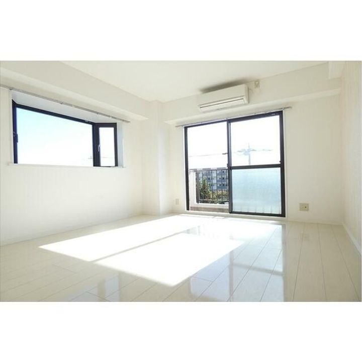 神奈川県厚木市岡田4(マンション)の賃貸物件の居間