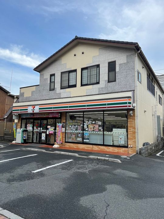 インテルビルの周辺