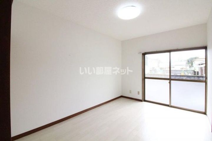 サンハイツ渡辺の居間