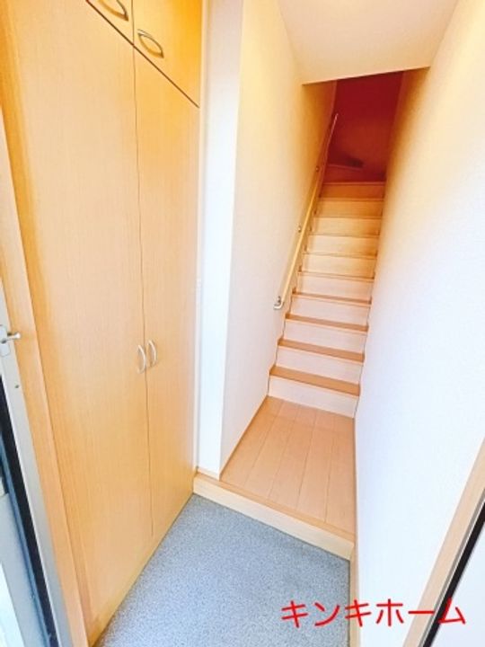 COZY COURT B棟の玄関