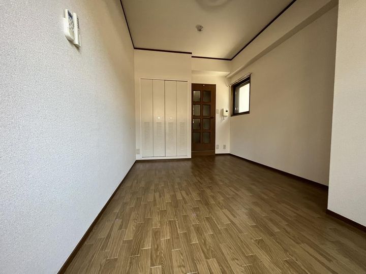 大阪府大阪市北区浪花町の賃貸マンションの居間