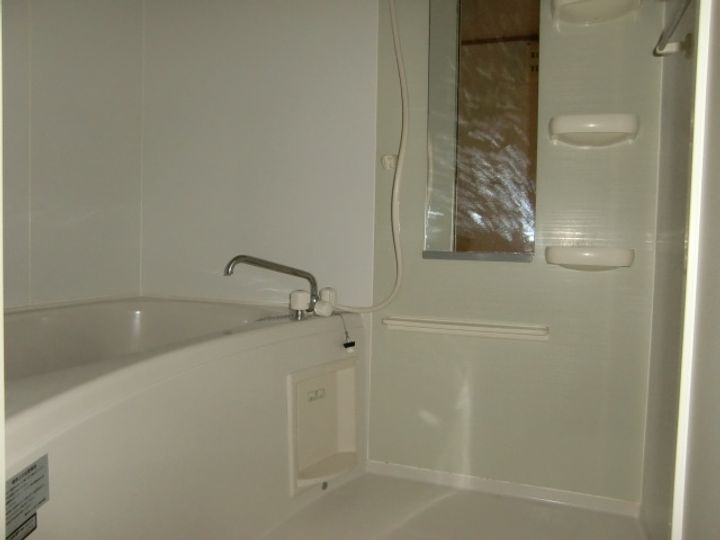 カ-サ・エトワ-ルAの風呂