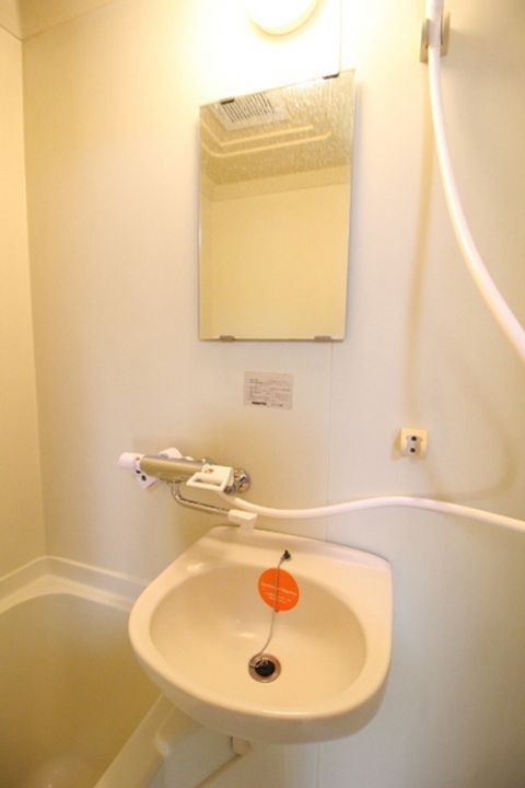 サンシャイン岡の内装