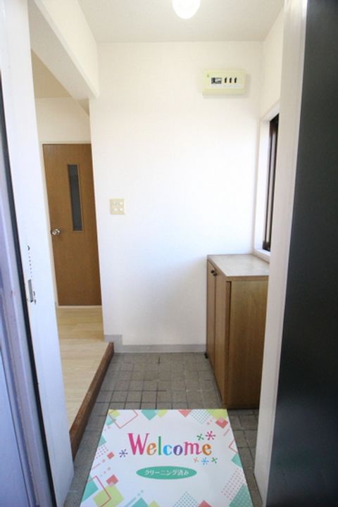 サンシャイン岡の玄関