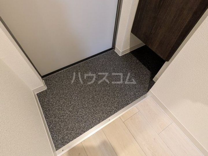 ジーメゾン海老名門沢橋の玄関