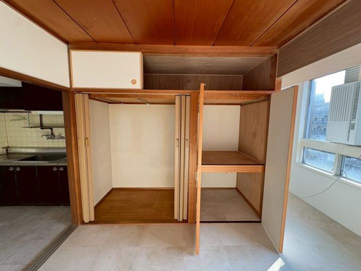 舟入コータースの内装