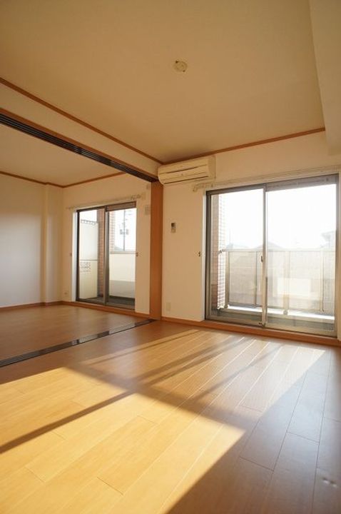 福島県いわき市郷ケ丘4(マンション)の賃貸物件の居間