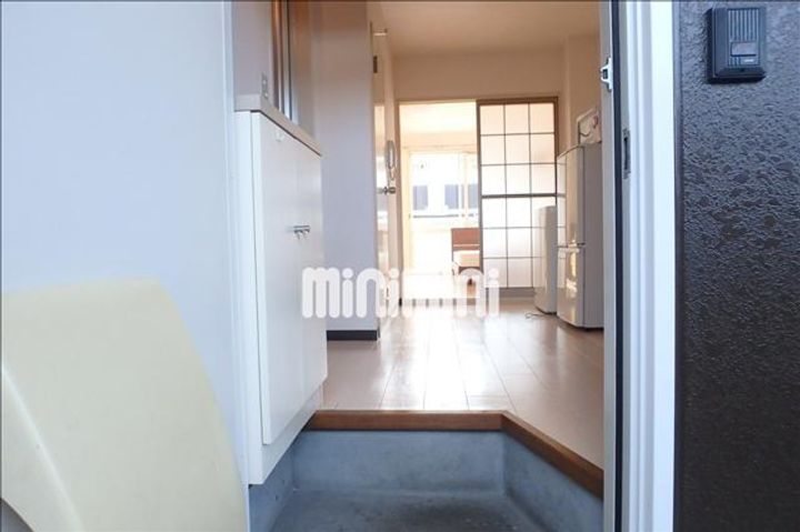 エスポワール B棟の玄関