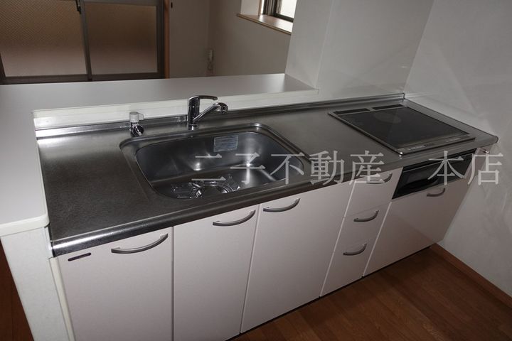 岡山県岡山市南区福富東1(マンション)の賃貸物件のキッチン