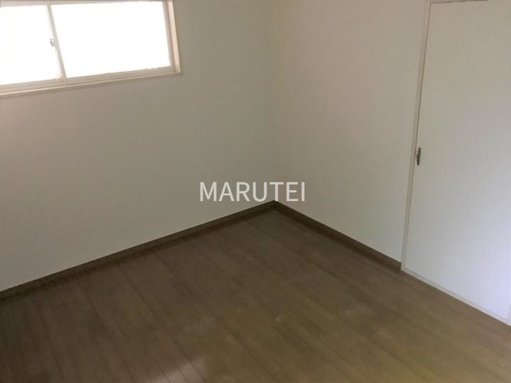 グリーンハイツ久本IIIの居間