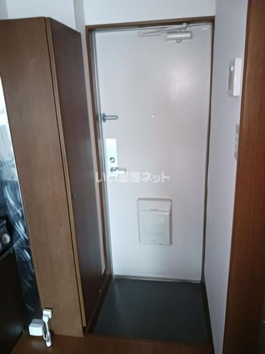 ヴィラ・イーストの玄関