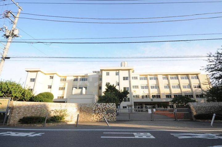 スズキハイツの周辺