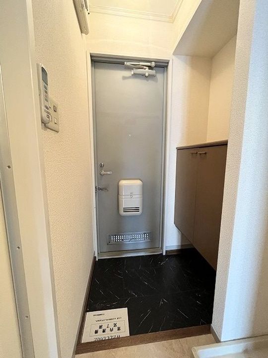 パークレーン自由ヶ丘1の玄関