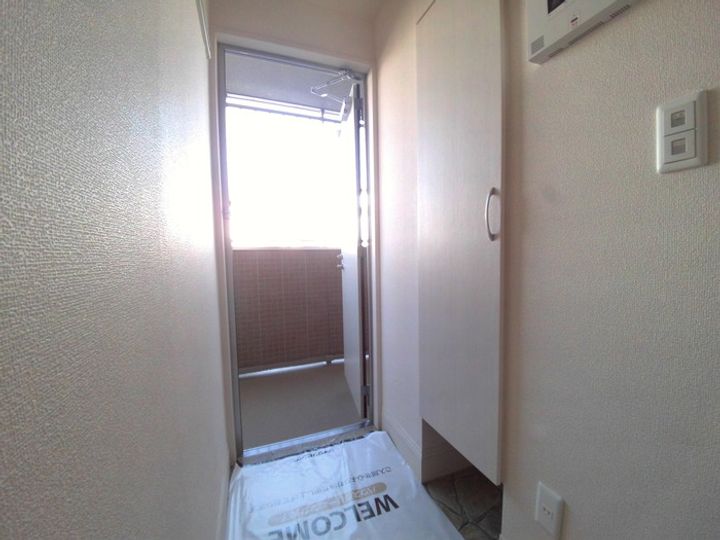 神奈川県大和市上和田(アパート)の賃貸物件の玄関