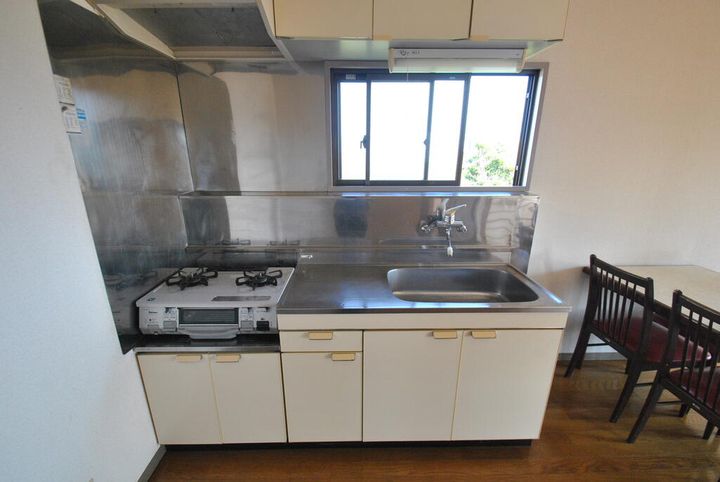 メゾンローレルのキッチン