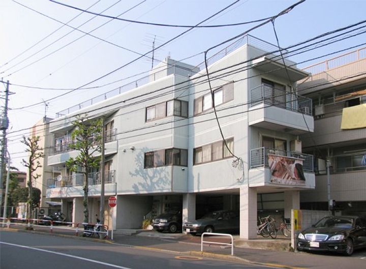 立松マンションの外観