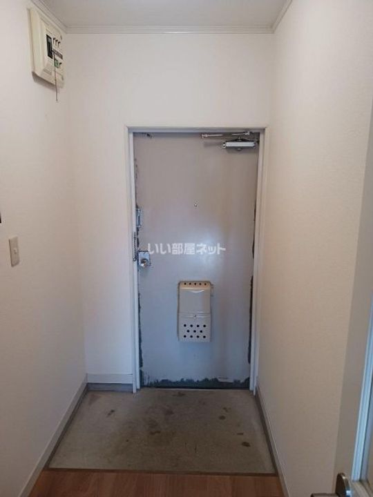 セーフティハイムの玄関