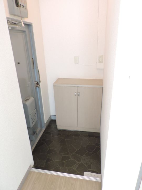 今池愛銀コーポの玄関