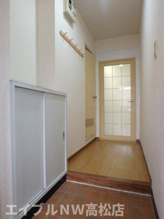 ダイアパレス桜町の玄関