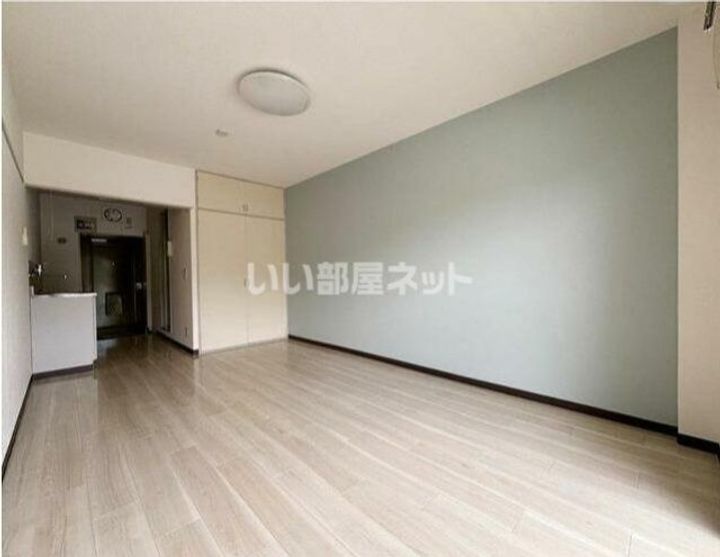 ジュネススズキの居間