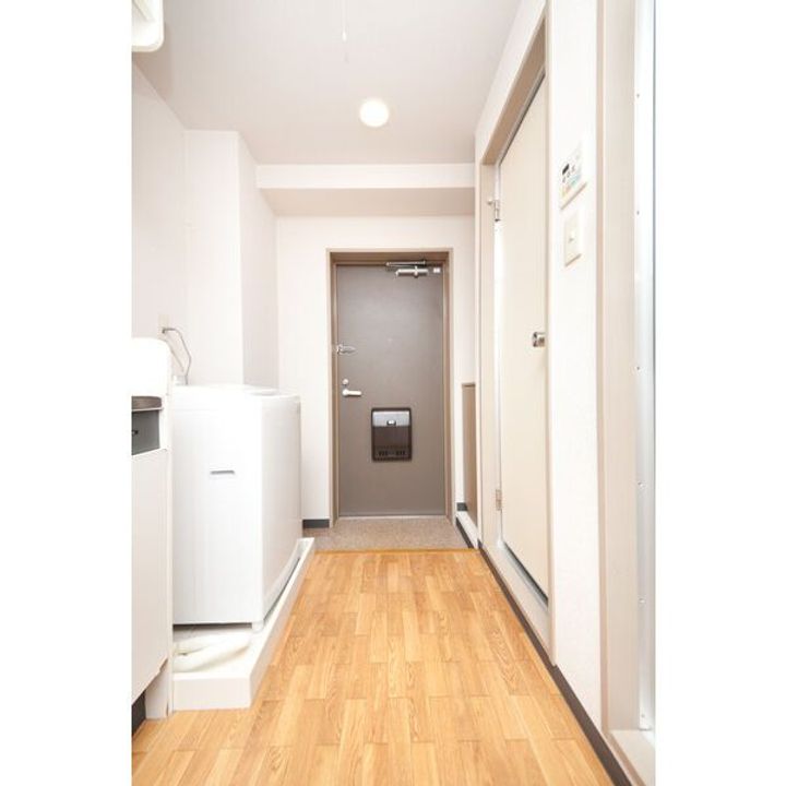 ラヴィニア北村IIの玄関