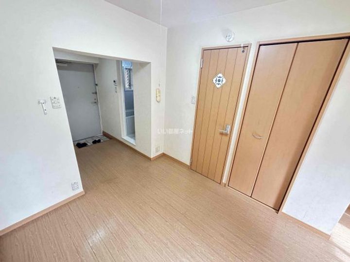 プラーフ山本通の内装