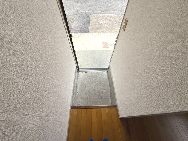 熊本県熊本市中央区出水3(一戸建)の賃貸物件の玄関