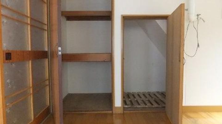 石橋アパートの内装