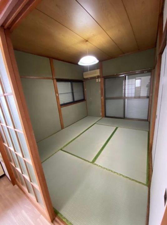 エムアイコーポの居間
