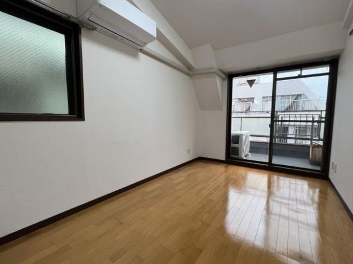 ピアハイム川崎の居間