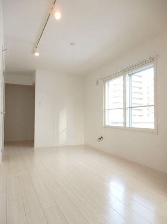 北海道札幌市中央区南九条西9(マンション)の賃貸物件の居間