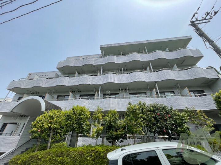 シャンブル向山の外観