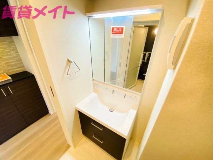 fonte霞の内装