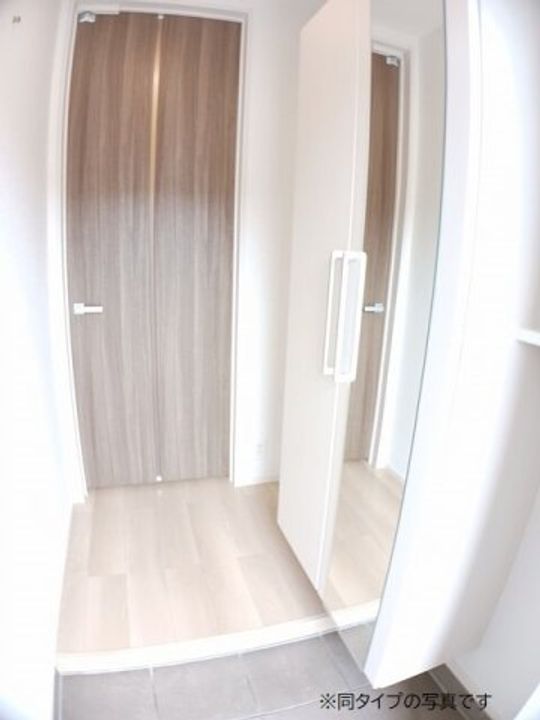 新潟県柏崎市大字両田尻(アパート)の賃貸物件の玄関