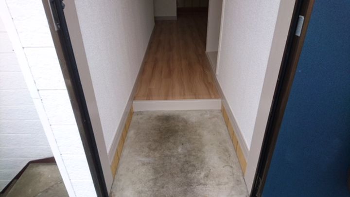 コーポタチバナの玄関