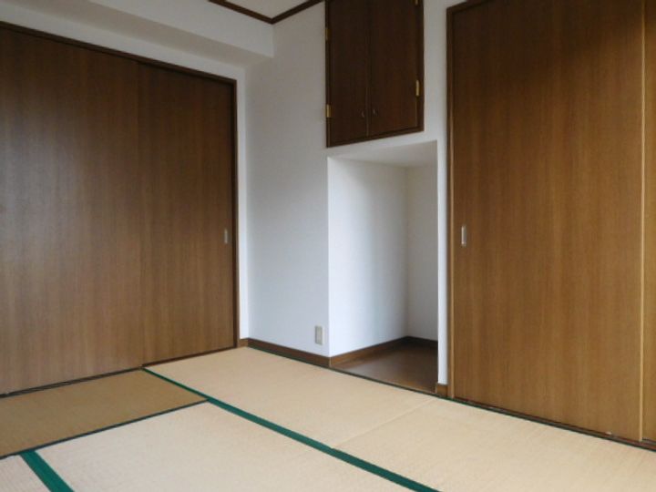 フローラルマンションの内装