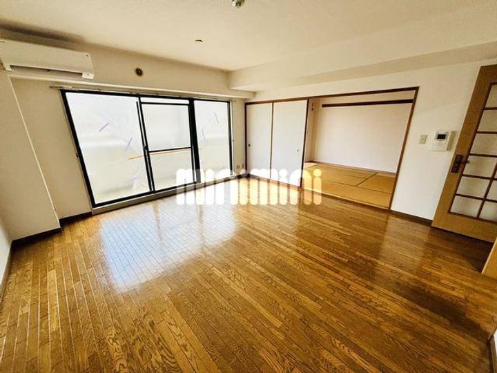 フルセイル権太坂の居間