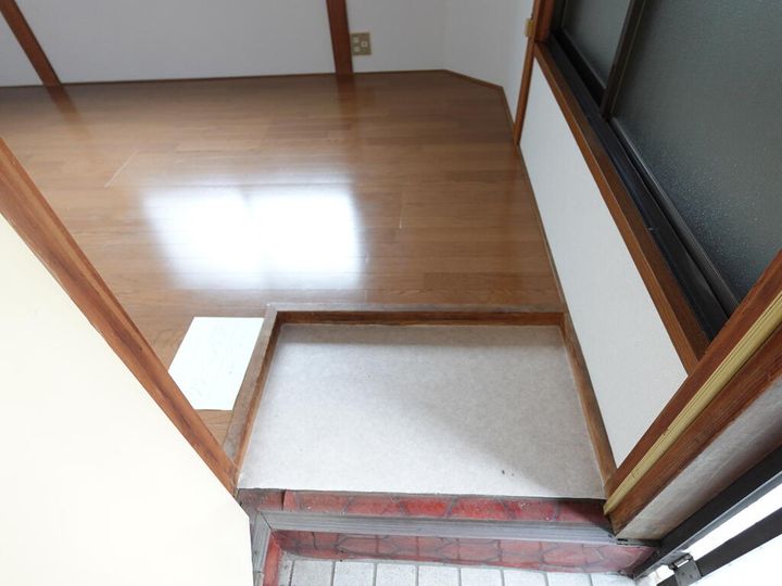 ひかり荘の玄関