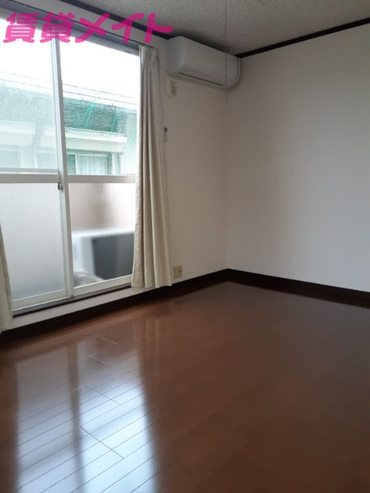 ロイヤルシャルマンの内装