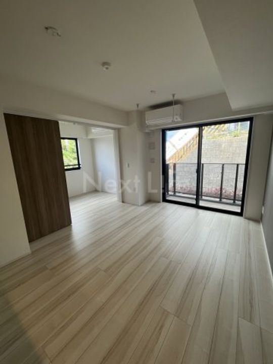 神奈川県横浜市神奈川区神之木台(マンション)の賃貸物件の居間