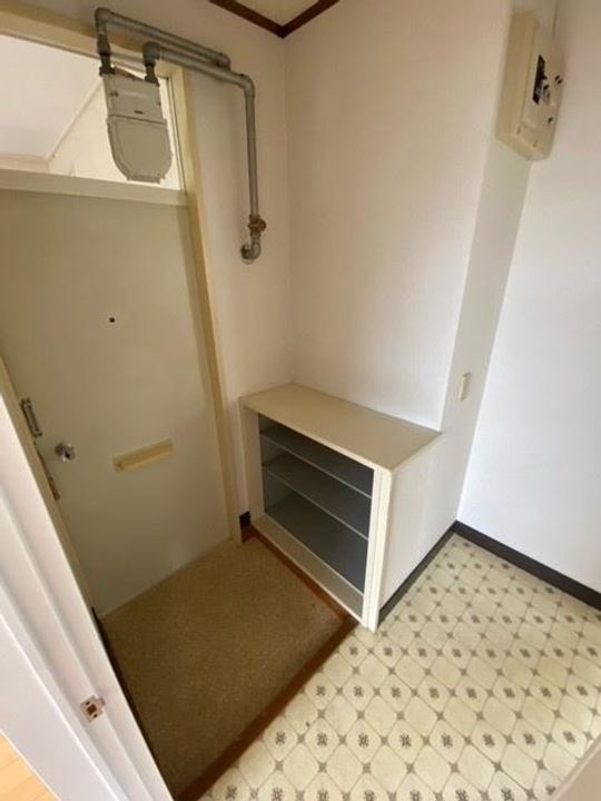 ハイツヤマキの玄関