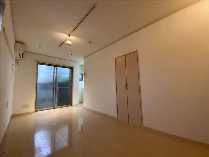 ヴィラージュ仲池上の居間