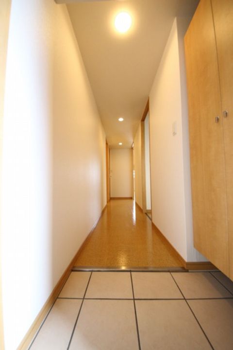 リード大手町の玄関