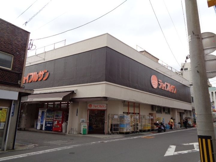 カーサ・フォルテの周辺