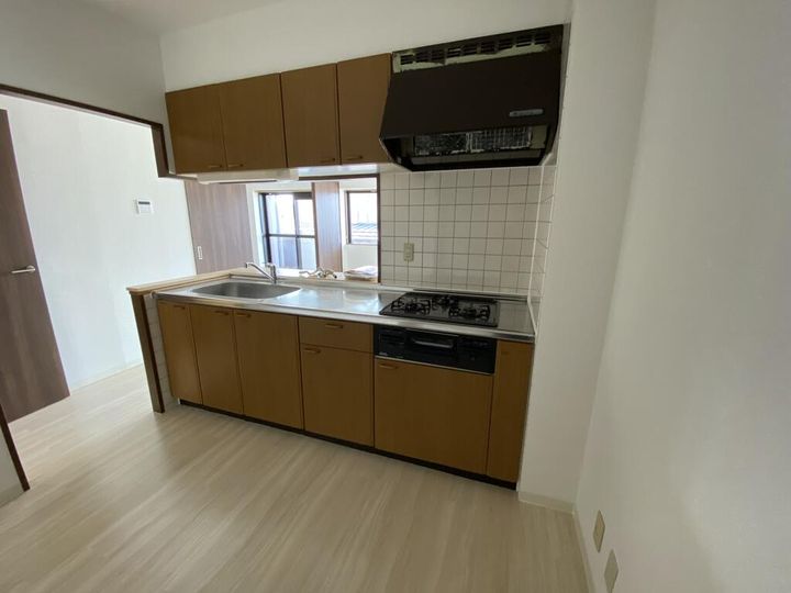 ロイヤルヒルズ老野森のキッチン