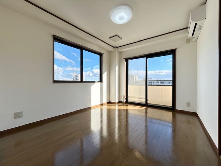 ファミーユ七(セブン)の内装