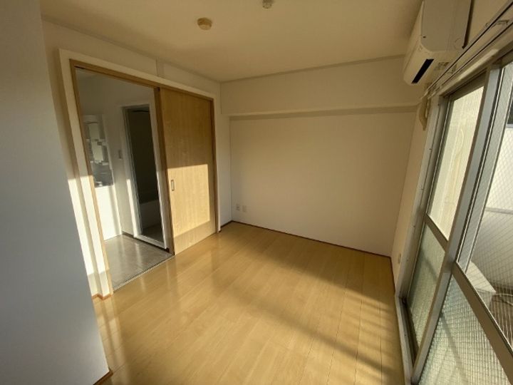 ロイヤルマンションの居間