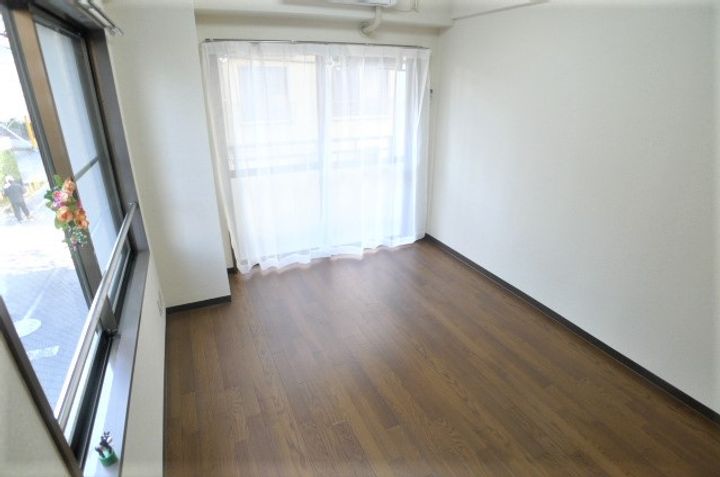 レヂオンス久米川PART7の居間