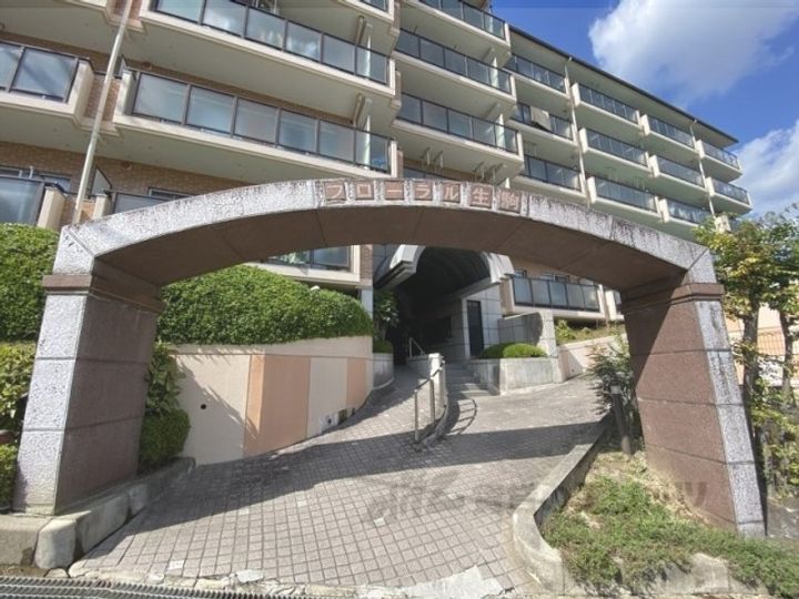 フローラル生駒の地図